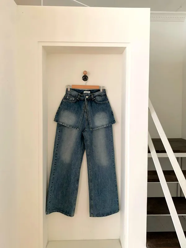 Trendy Loose High-Waisted Jeans to Showcase Your Unique Charm