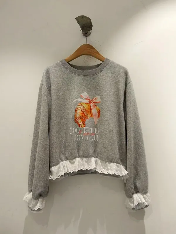 Sweet Style Printed Hoodie with Elegant Lace Trim Design