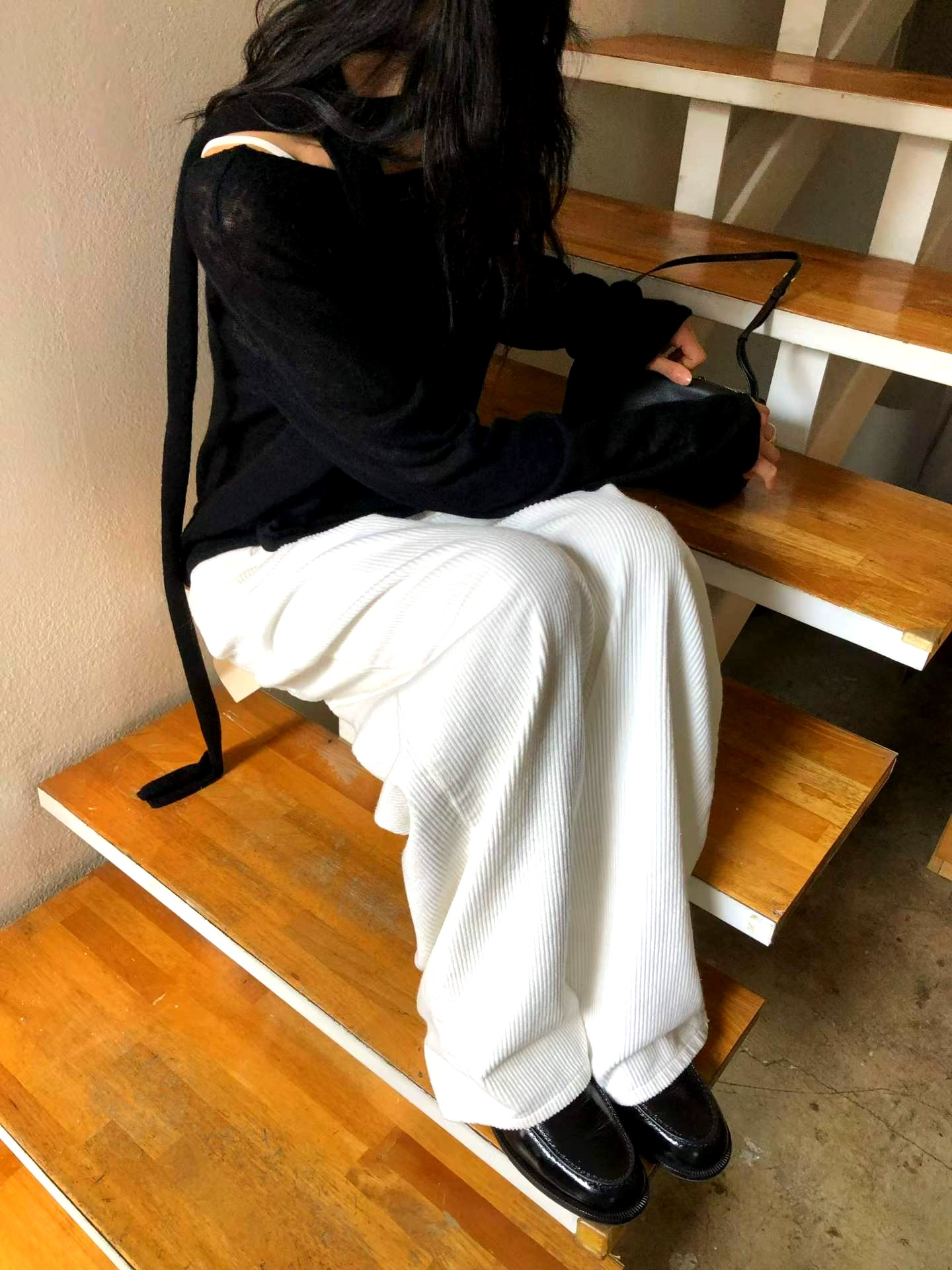 루즈핏 캐주얼 팬츠 - 편안하고 다재다능한 스타일 완성