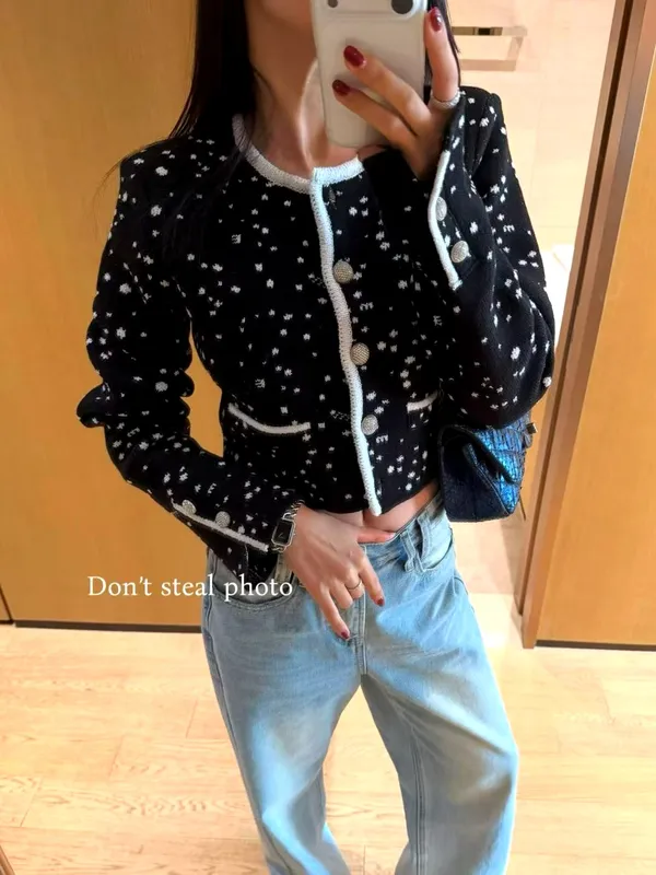 เสื้อโค้ทผู้หญิงแฟชั่นและสง่างาม ดีไซน์จุดดำขาวคลาสสิก