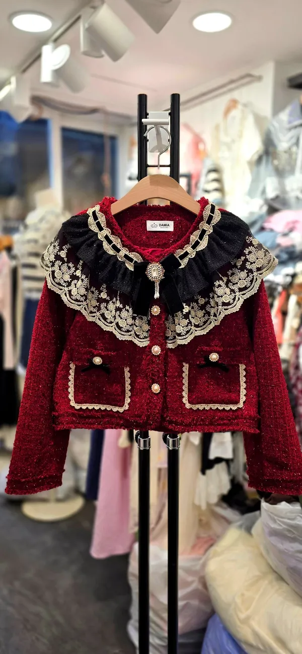 Vintage Style Women's Jacket with Lace Decoration, Fashionable and Versatile