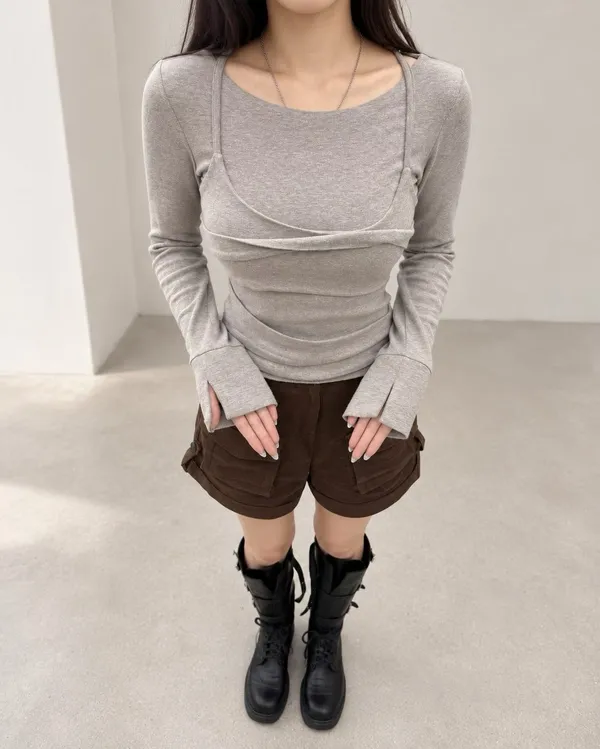 Fashionable minimalist gray women's T-shirt, comfortable and versatile.