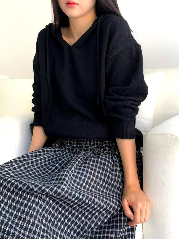 Chic Plaid Midi Skirt - Effortlessly Elegant and Versatile
