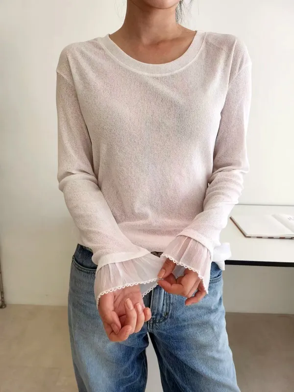 Lightweight Breathable Women's Top with Elegant Lace Cuffs