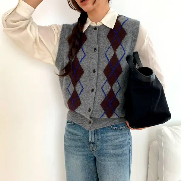 Stylish Women's Vest Jacket with Elegant Plaid Design