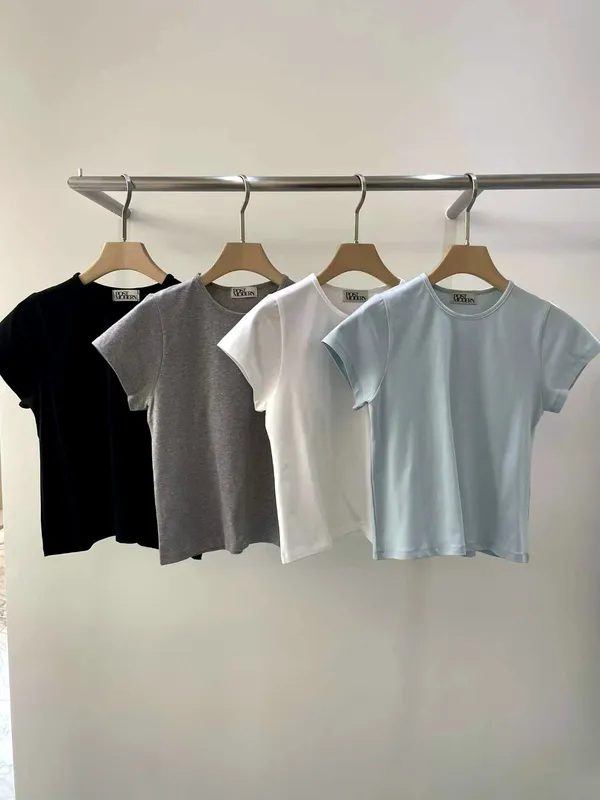 Minimalist Basic Women's T-Shirt - Comfortable and Versatile