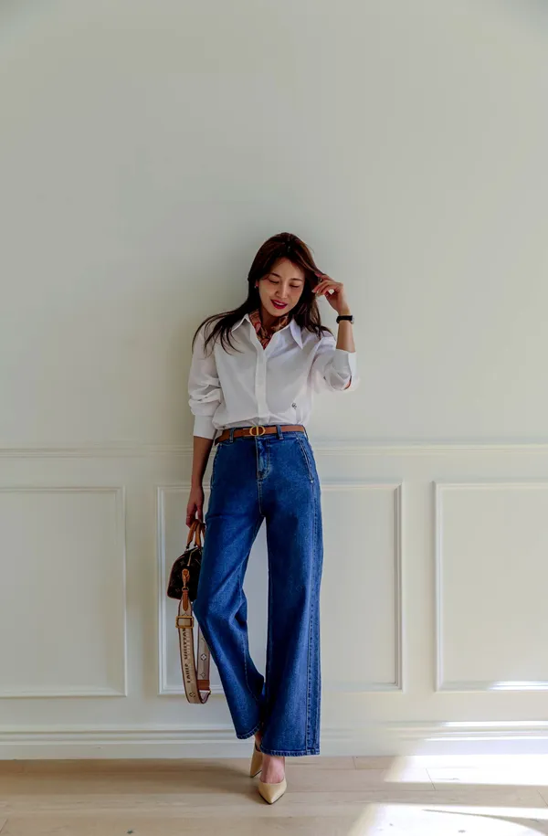 Stylish High-Waisted Loose Jeans for an Elegant Look 909