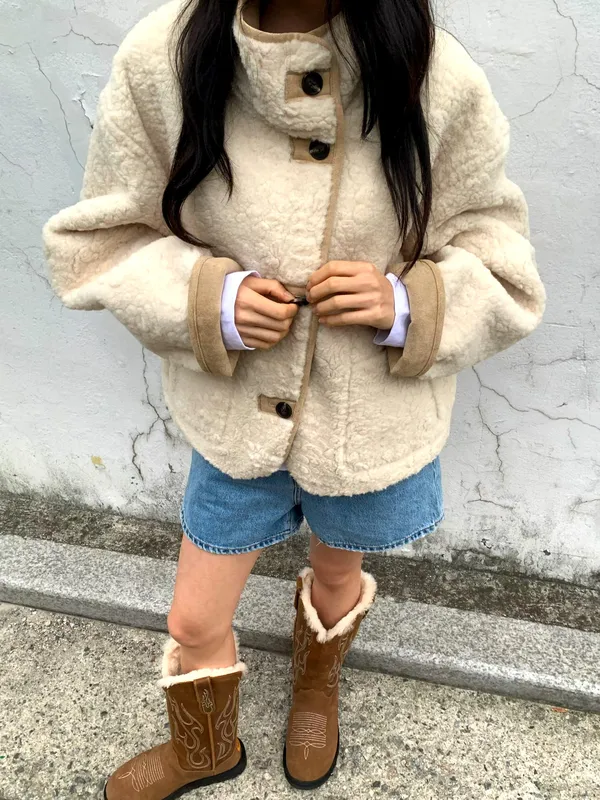 Warm and Cozy Women's Jacket - Fashionable Casual Style