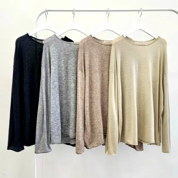 เสื้อยืดแขนยาวผู้หญิงสบายและใส่ได้หลายโอกาส น้ำหนักเบาและระบายอากาศได้ดี เหมาะสำหรับฤดูใบไม้ผลิและฤดูใบไม้ร่วง