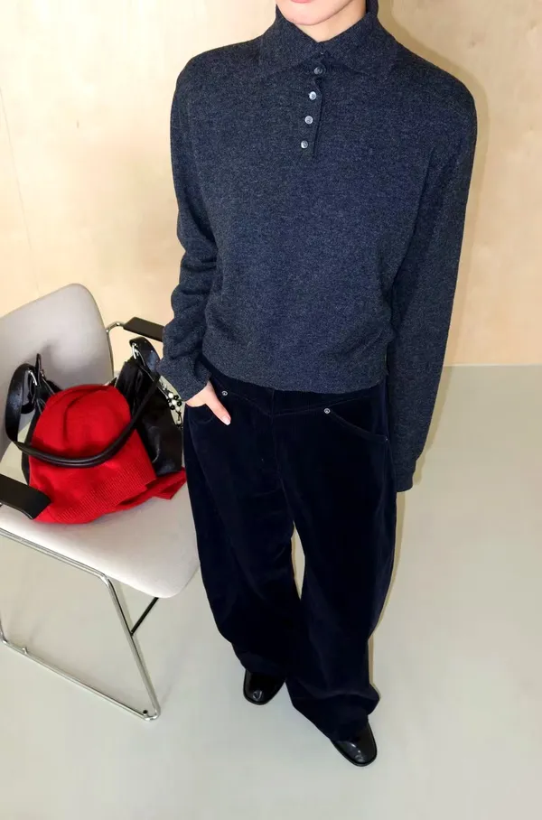 Classic Turtleneck Knit Top - Comfortable and Versatile