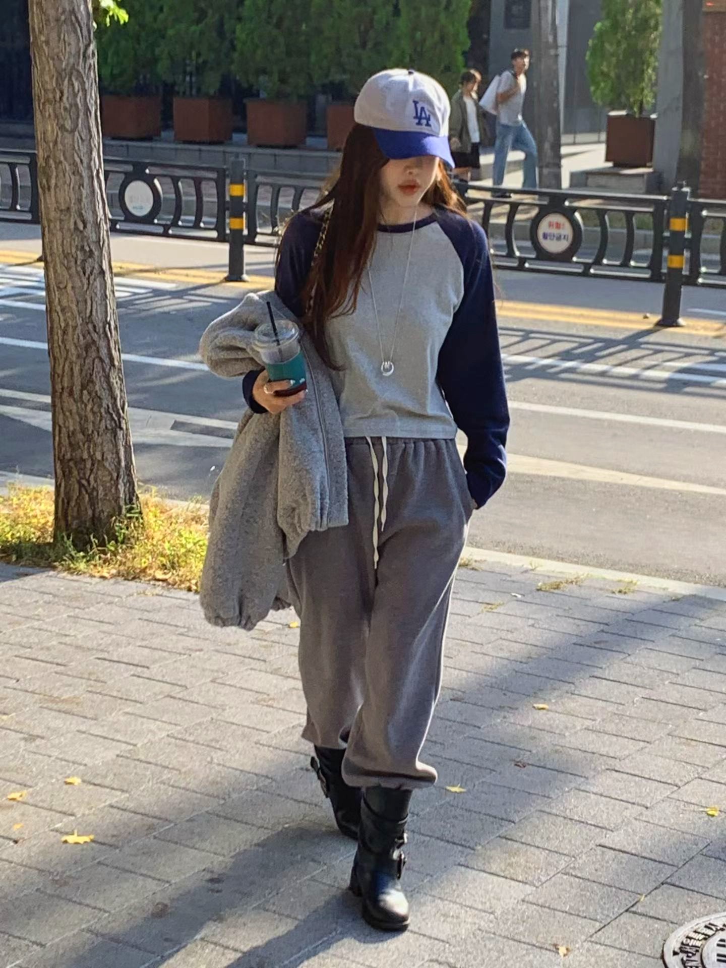 루즈핏 캐주얼 여성 바지 - 편안하고 다재다능한 일상복