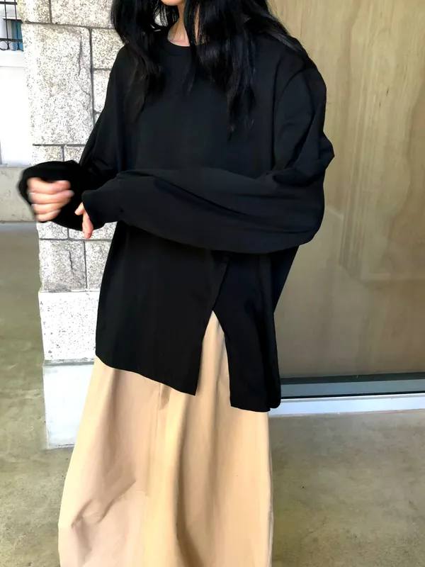 Stylish Minimalist Black T-Shirt, Comfortable and Versatile