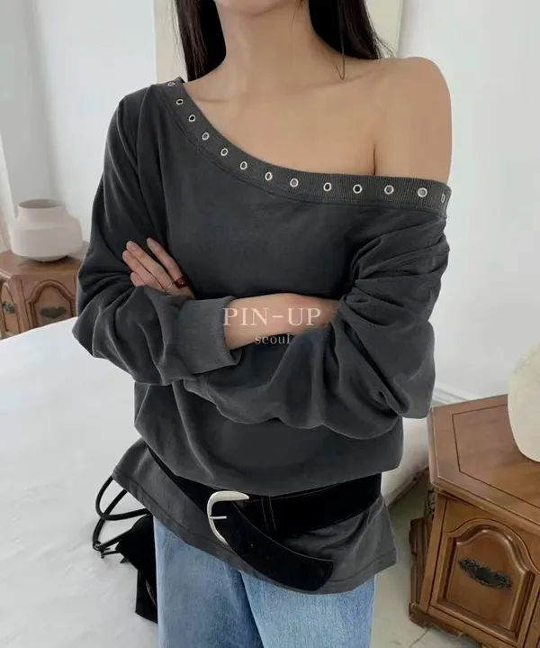 Stylish Off-Shoulder Women's Top, Casual and Comfortable Style