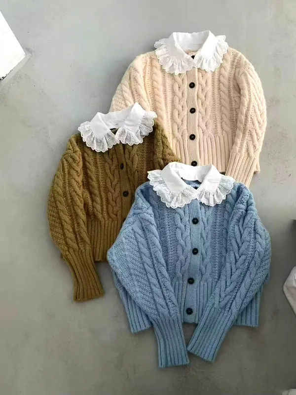 Áo len nữ thời trang đa năng với thiết kế cổ ren thanh lịch