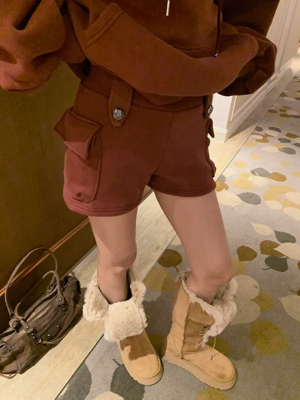 New Autumn and Winter Women's Casual Shorts, Comfortable and Versatile