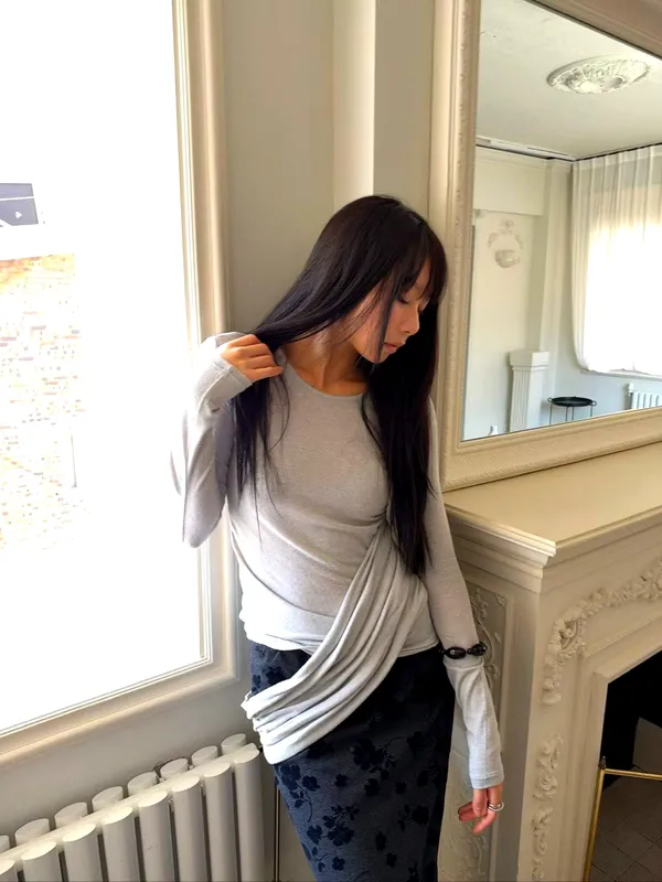 Stylish and Simple Long Sleeve T-Shirt for Women, Elegant and Comfortable