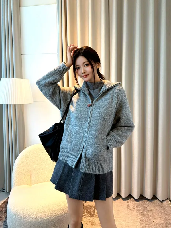 Stylish and Minimalist Sweater Coat, Soft and Comfortable, Perfect for Fall and Winter