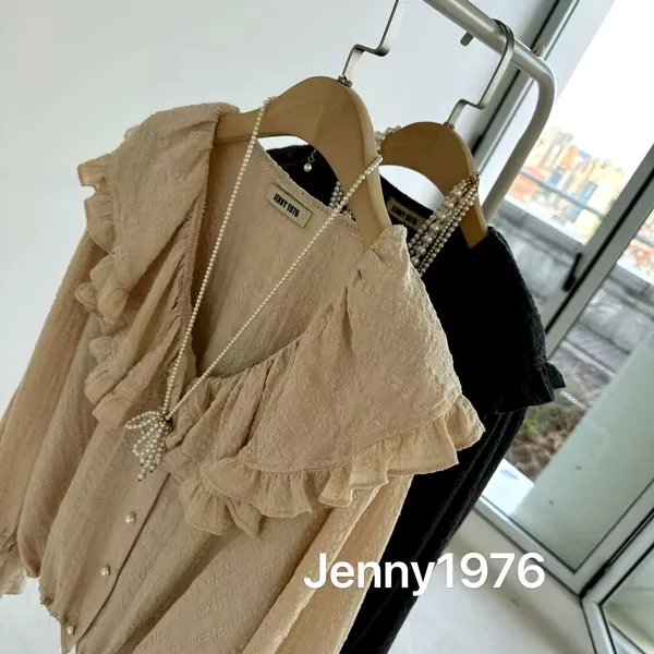 Elegant Wavy Edge Sweater, The Perfect Choice for a Gentle Aura