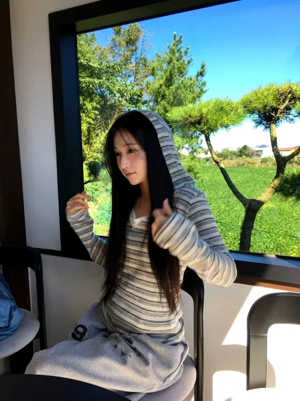 Stylish Striped Hooded T-Shirt for a Comfortable Casual Look
