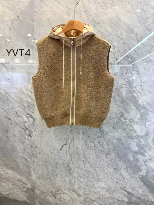 Stylish Women's Vest Coat - Comfortable and Warm in Minimalist Style